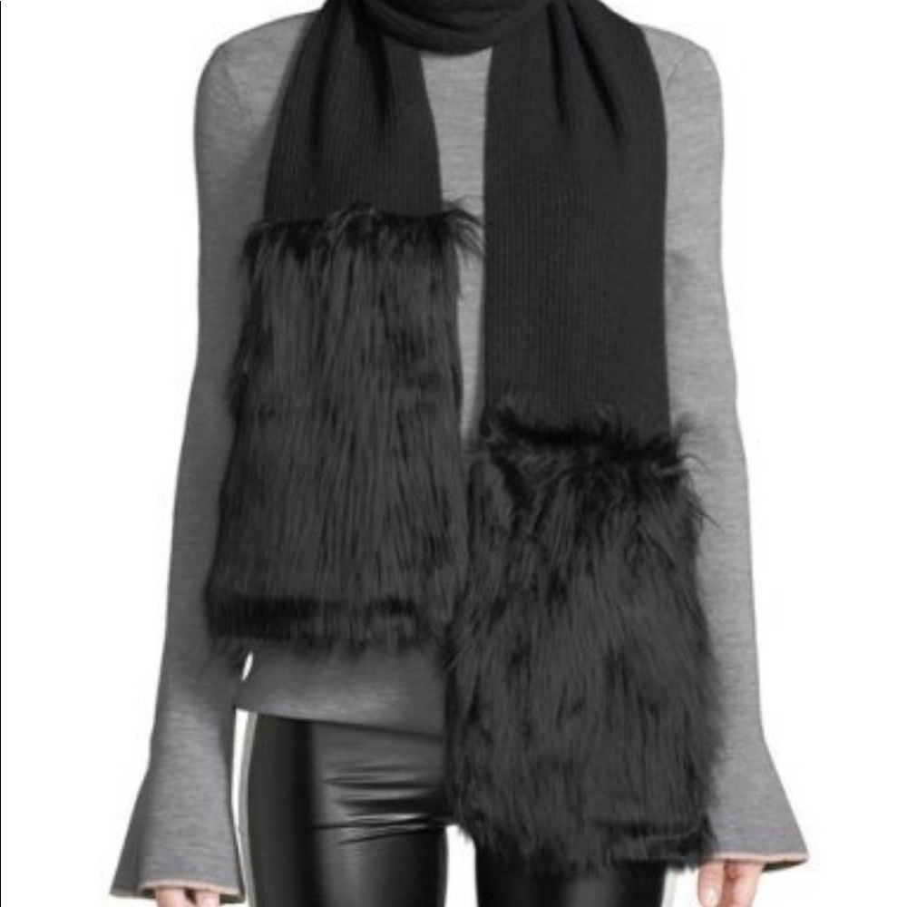 Neiman Marcus cashmere scarf 🧣